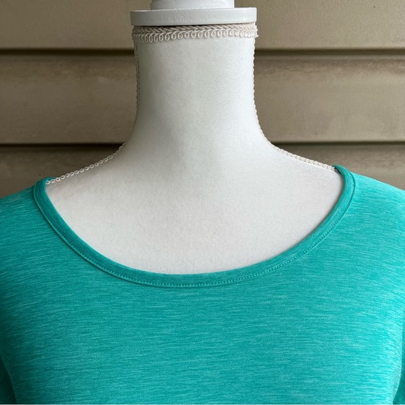 •Tuff Athletics• Short Sleeved Keyhole Back Tee - Size Small - Picture 3 of 9